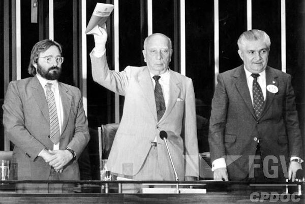 A atual Constituição do Brasil foi promulgada em 5 de outubro de 1988. [2]