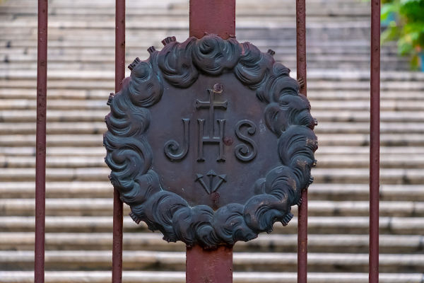 Símbolo da Companhia de Jesus em alusão à contrarreforma.