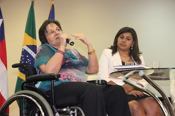 Maria da Penha sobreviveu a duas tentativas de feminicídio, ficou paraplégica e lutou 19 anos por justiça sem que seu agressor fosse punido. [1]