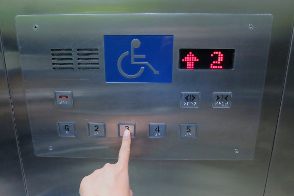 Braille contribui para que pessoas cegas possam viver uma vida mais acessível e independente [7]
