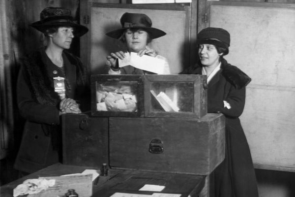 Mais Mulheres na Política: História da conquista do voto feminino