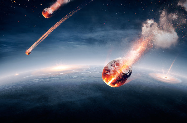 Meteoritos são fragmentos de asteroides, cometas e outros corpos celestes que conseguiram atravessar a atmosfera planetária e atingir a superfície.
