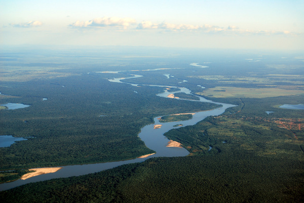 Vista do rio Araguaia na fronteira entre os estados do Mato Grosso e Goiás.