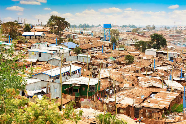 Vista da maior favela da África, Kibera.