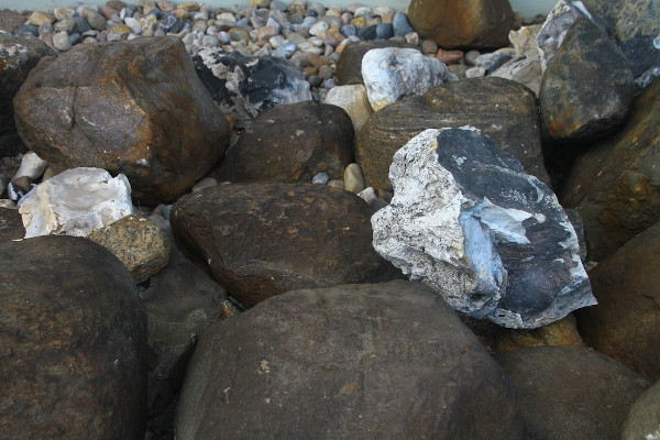 Vários tipos de rocha juntos