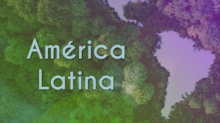 "América Latina" escrito sobre ilustração de uma floresta em formato da América Latina