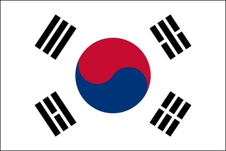 Bandeira da Coreia do Sul, em branco e preto, com círculo azul e vermelho ao centro. 