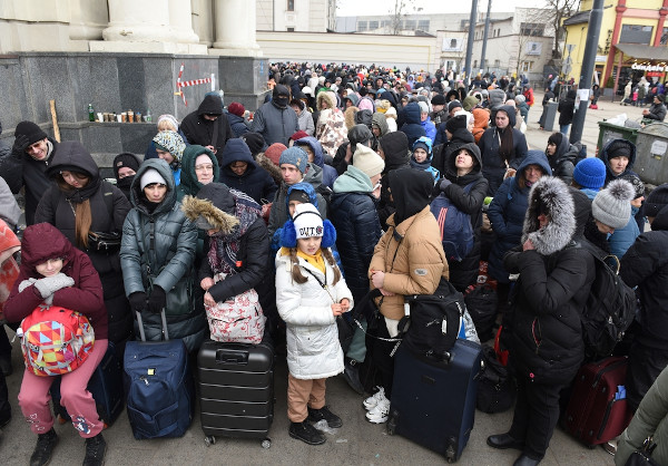 Ucranianos em busca de refúgio por causa da Guerra entre Rússia e Ucrânia.