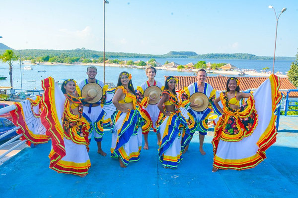 Dançarinos de carimbó, dança tradicional da cultura do Norte.