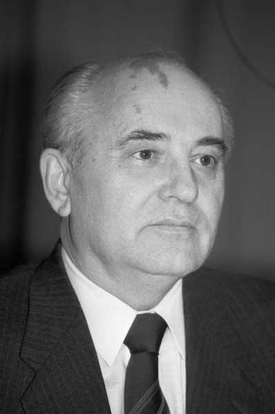 Mikhail Gorbatchev, nome ligado à dissolução da URSS.[2]