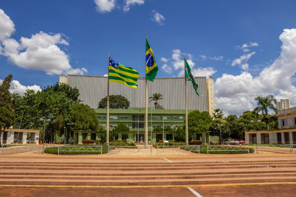 Fachada do Palácio das Esmeraldas, na cidade de Goiânia, construído em um contexto importante da história de Goiás.
