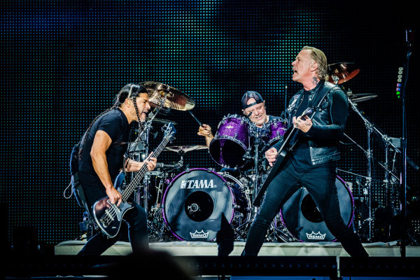 Metallica, umas das principais bandas de metal (vertente do rock) do mundo, durante um show.