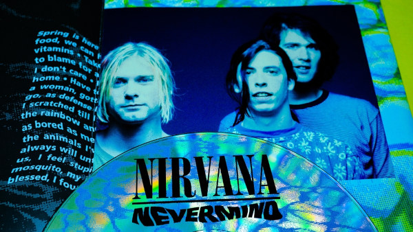 Disco “Nevermind” do Nirvana, uma das principais bandas de rock dos anos 1990.