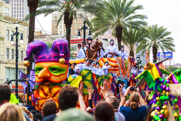 Carro alegórico no Carnaval de Nova Orleans, nos Estados Unidos, na América, uma das comemorações do Carnaval no mundo.