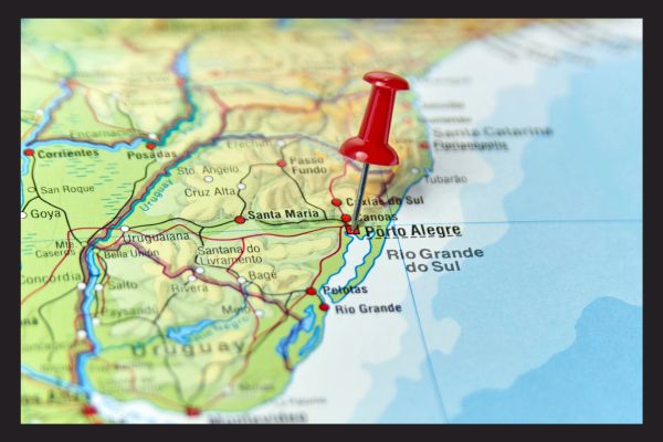 Uma marcação no mapa de Porto Alegre faz alusão ao aniversário da cidade