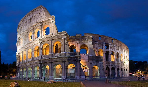Coliseu, localizado em Roma, na Itália. 