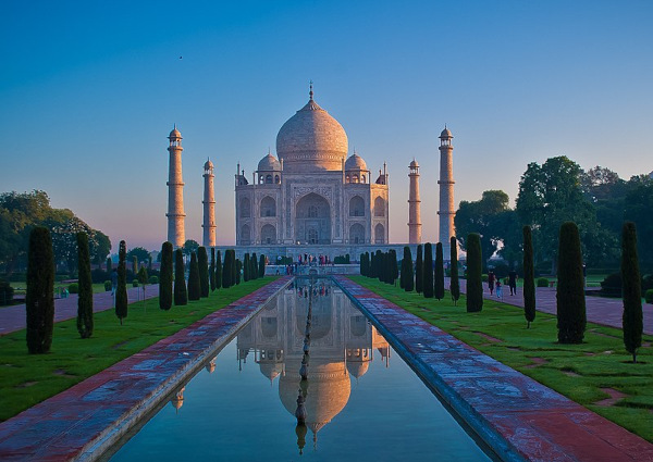 Taj Mahal, localizado em Agra, na Índia, uma das 7 maravilhas do mundo moderno.