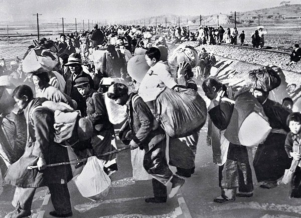Civis sul-coreanos fugindo da Guerra da Coreia, um dos eventos da história da Coreia.