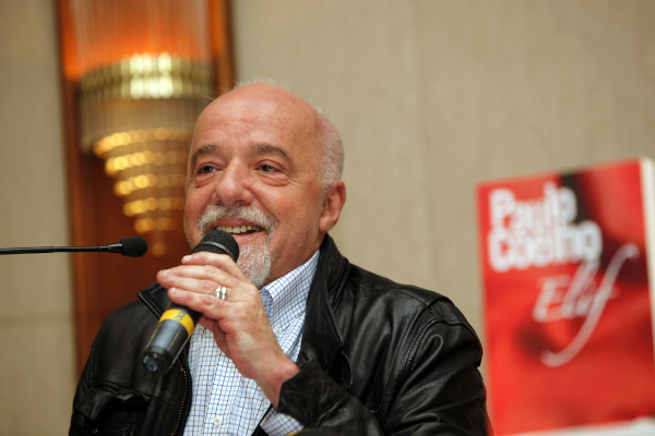 Paulo Coelho: biografia, obras, prêmios, frases - Brasil Escola