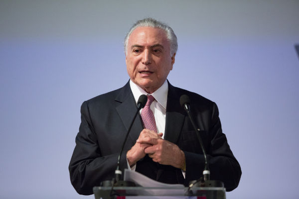 Michel Temer discursando.