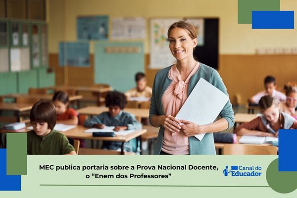 Professora em sala de aula