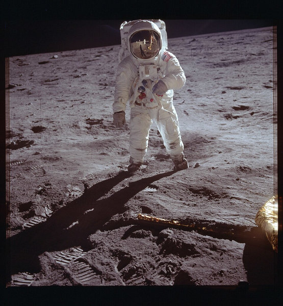 Neil Armstrong na Lua, um dos principais acontecimentos dos anos 60.