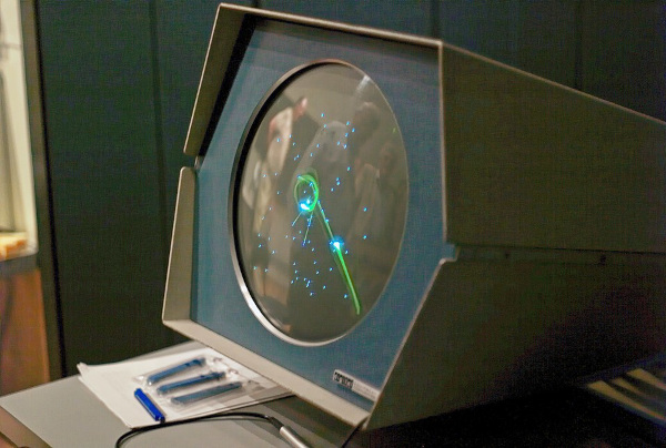 Lançado nos anos 60, Spacewar! é um dos primeiros jogos eletrônicos do mundo.[3]