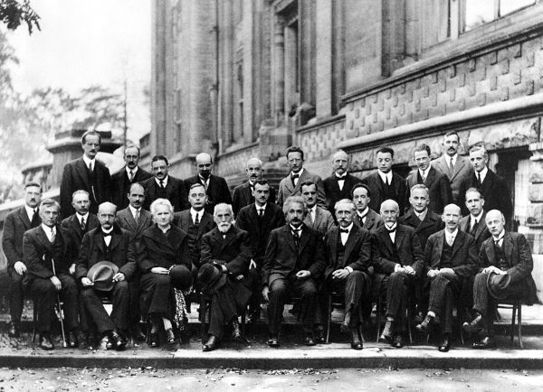 Conferência de Solvay, importante acontecimento ligado à Física quântica.