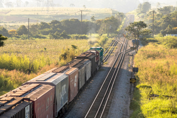 Trem uma ferrovia do Brasil.