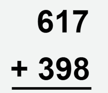 Uma adição com reagrupamento entre dois números.