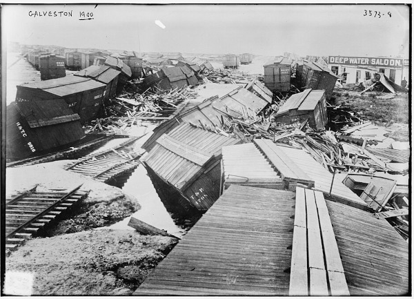 Casas destruídas pelo Furacão Galveston em 1900, nos Estados Unidos.