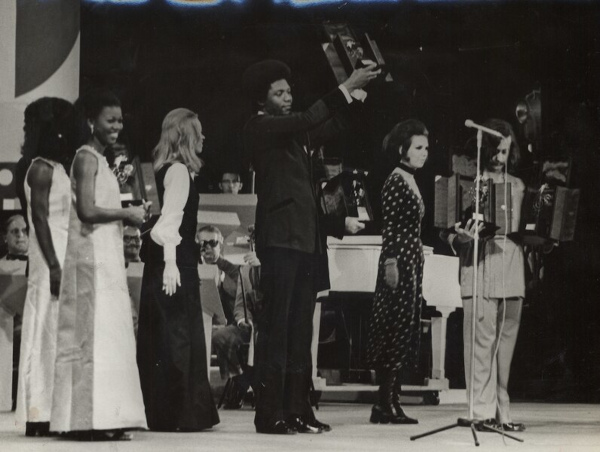Tony Tornado na juventude. Tony Tornado no Festival Internacional da Canção, em 1970. [2]
