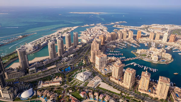 Vista aérea para a Ilha das Pérolas, uma ilha artificial localizada em Doha, no Catar.