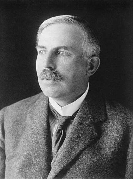 Ernest Rutherford (1871-1937), o descobrir do próton.
