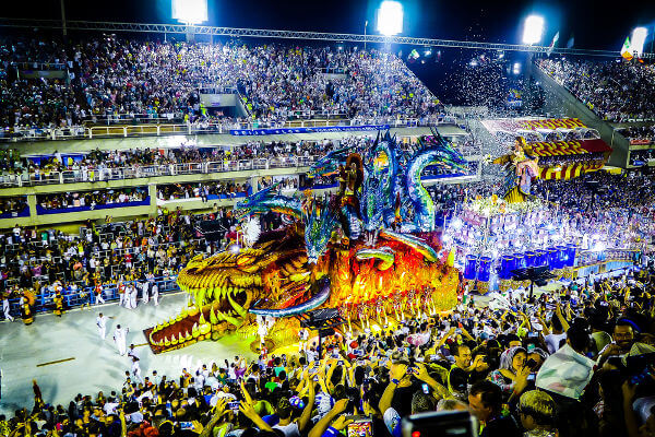 Carnaval, uma das manifestações da cultura que integram o folclore brasileiro.