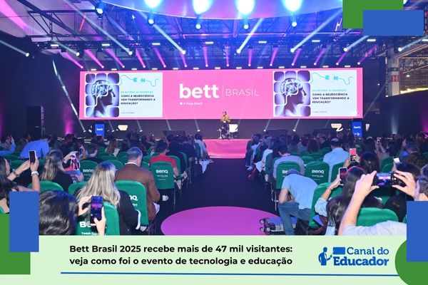 Pessoas em evento da Bett Brasil 2025