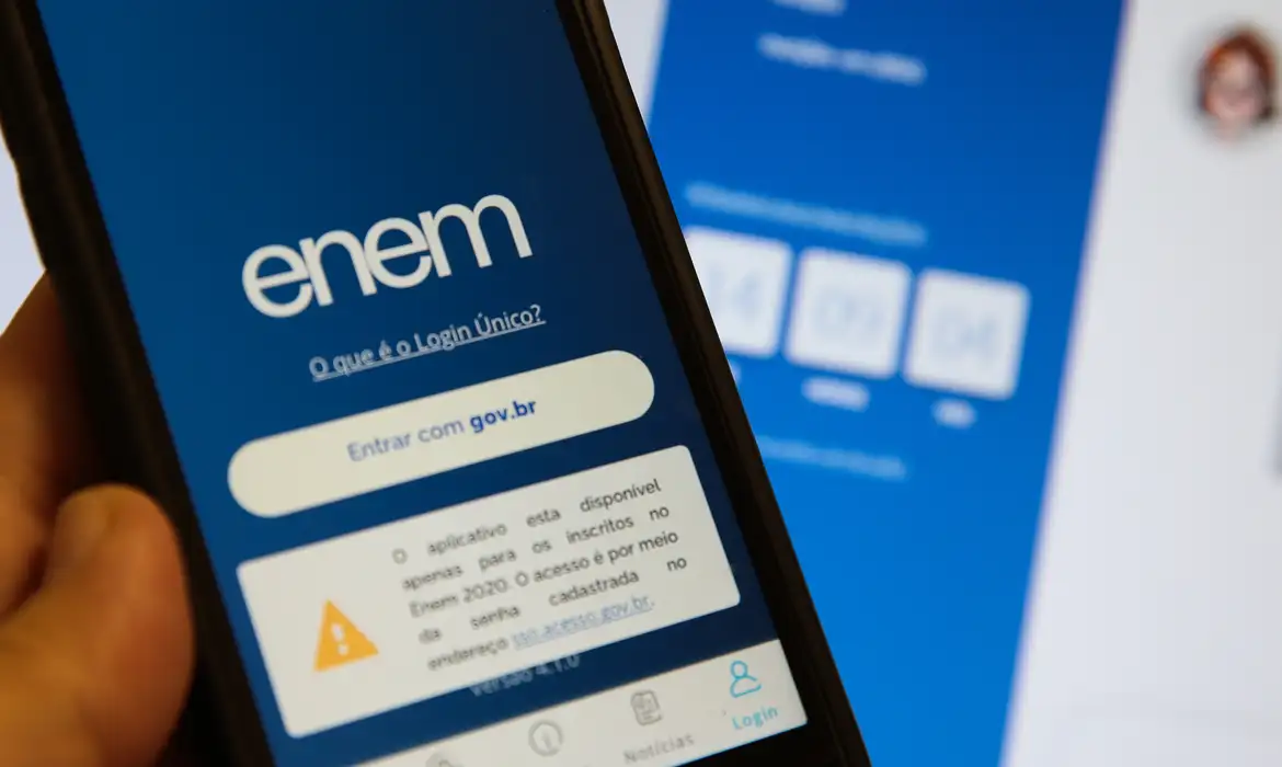 Tela mostra sistema do Enem no celular
