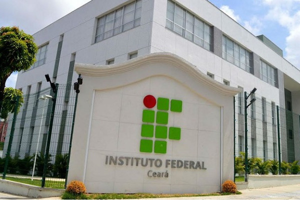 Fachada do Instituto Federal do Ceará (IFCE)