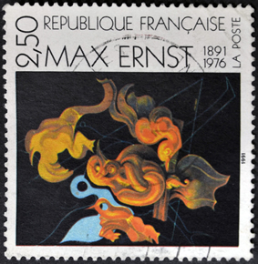Max Ernest Selo estampando obra de Max Ernest. ***