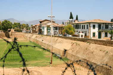 Muros de Ceuta e Melilla - Brasil Escola