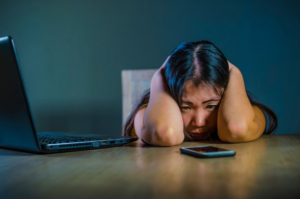 O cyberbullying pode levar a vítima ao isolamento, depressão e até suicídio.
