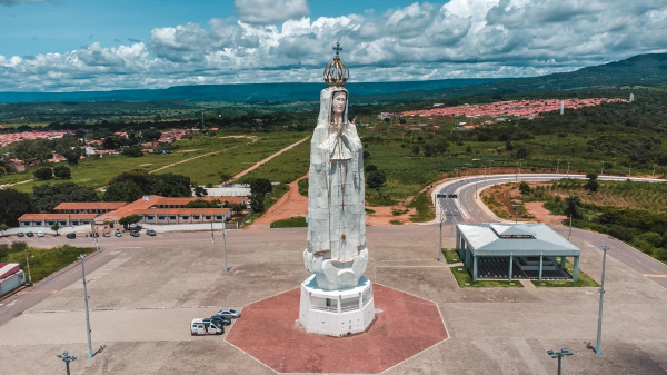 Estátua de Nossa Senhora de Fátima em Crato/CE.